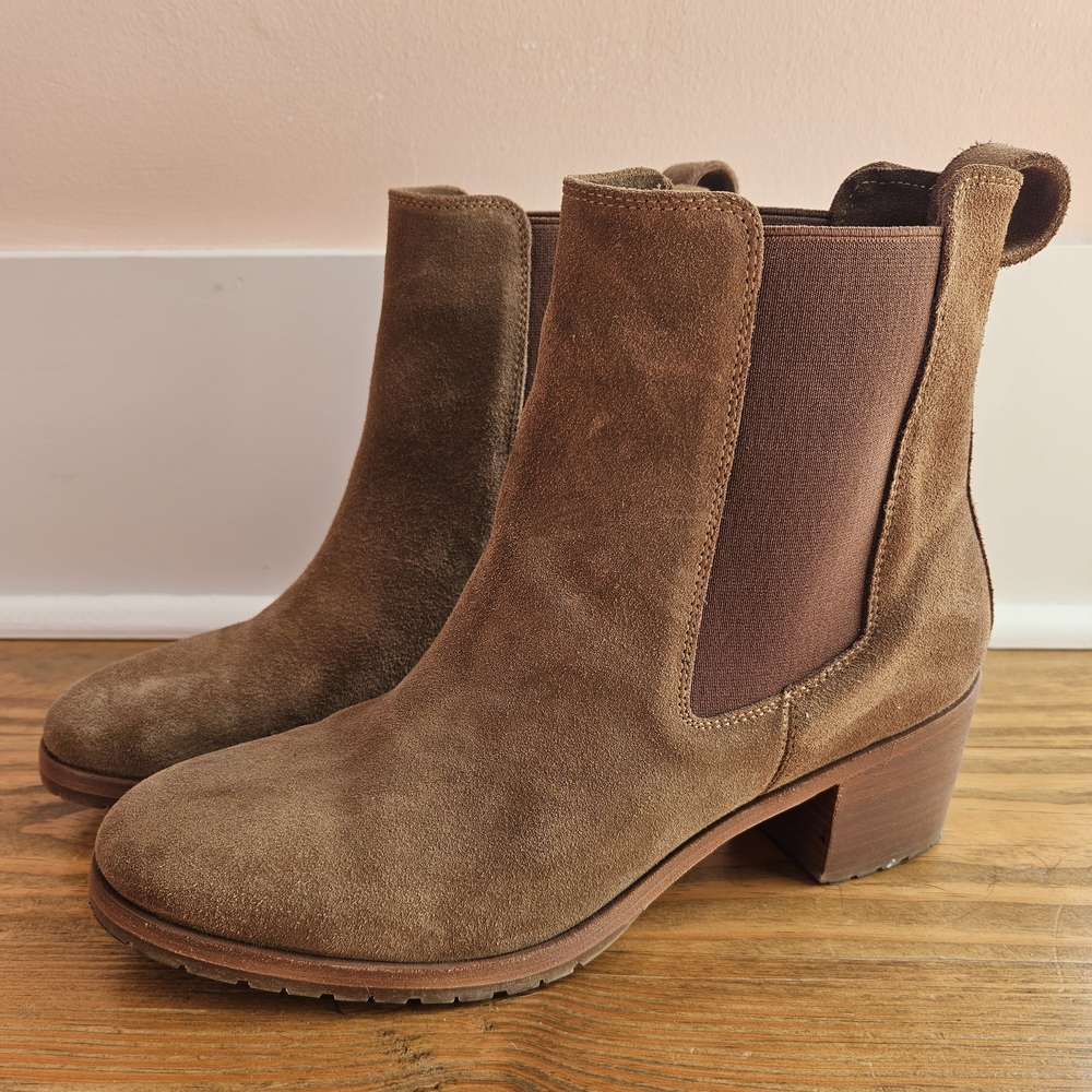 Elegant Brown Suede Ankle Boots